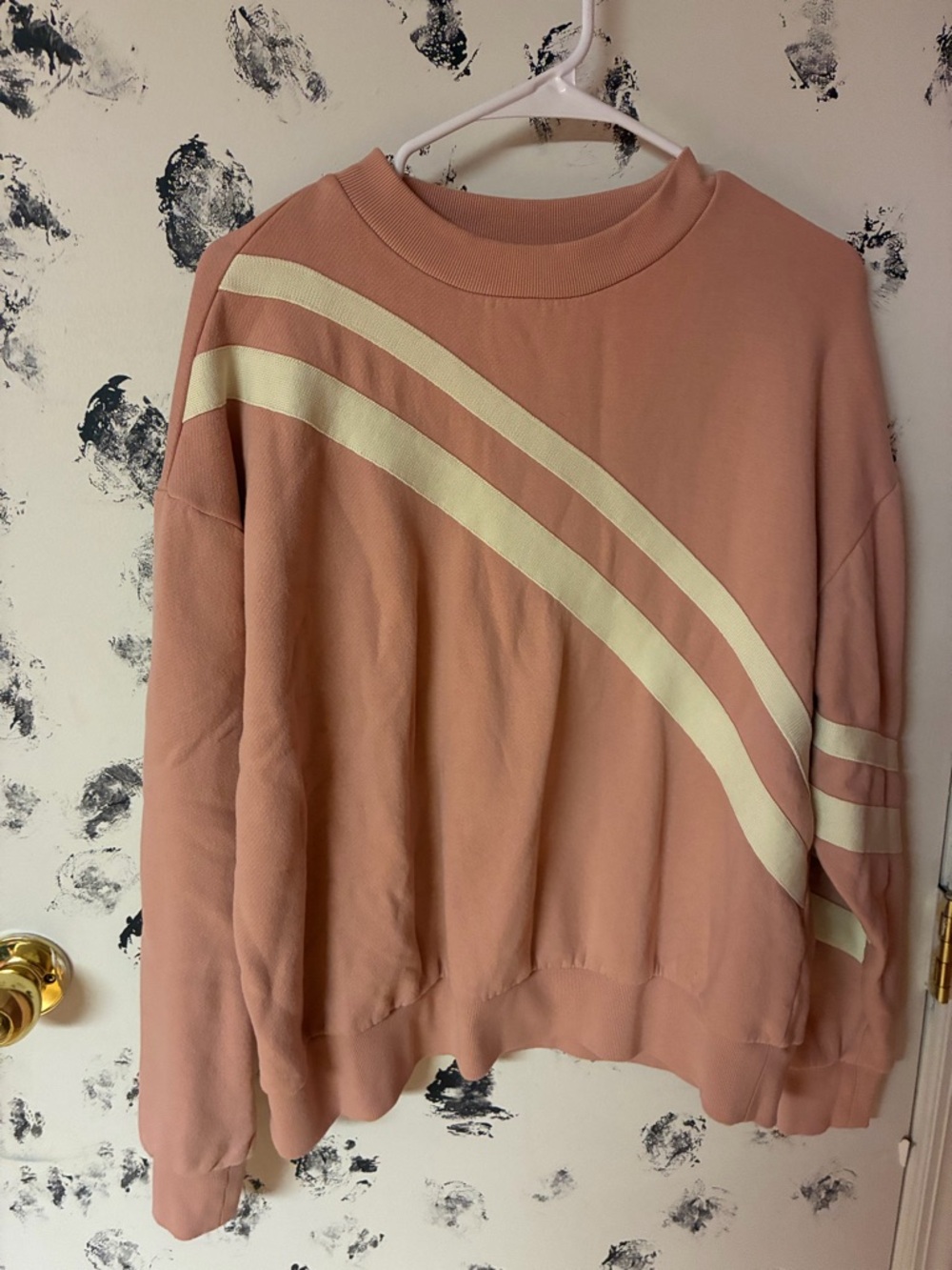 Women’s Crewneck Sweater with Contrast Stripes - Dusty Pink